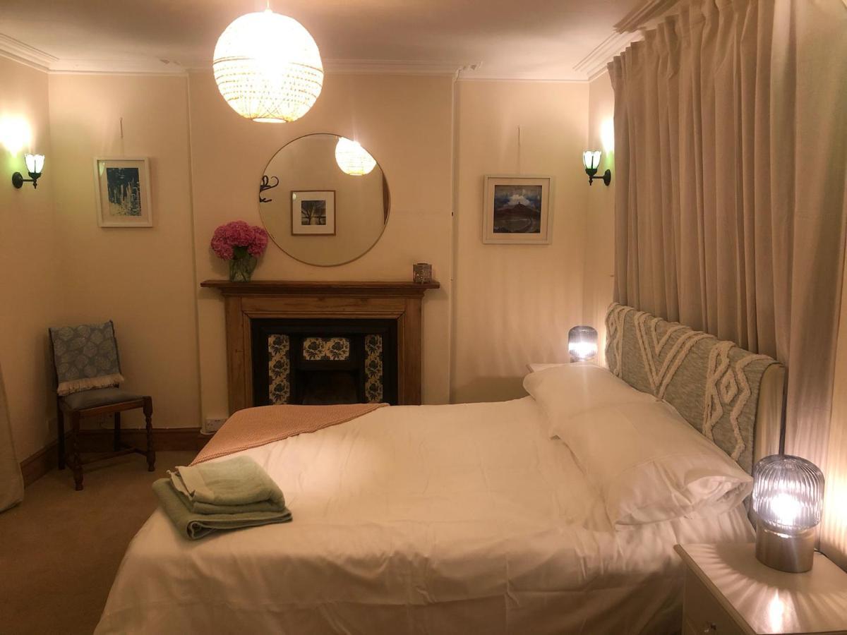 The Dragonfly Bnb, Гластонбери Экстерьер фото
